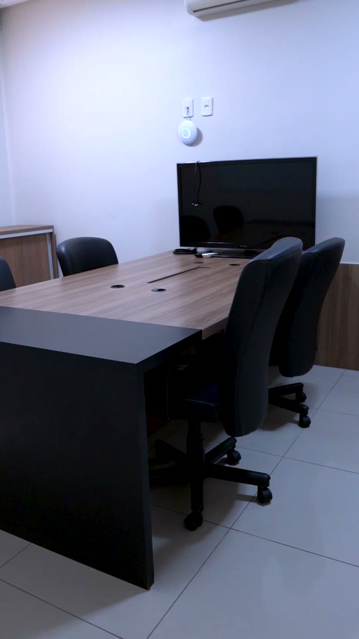Sala de reunião equipada da Biz Center